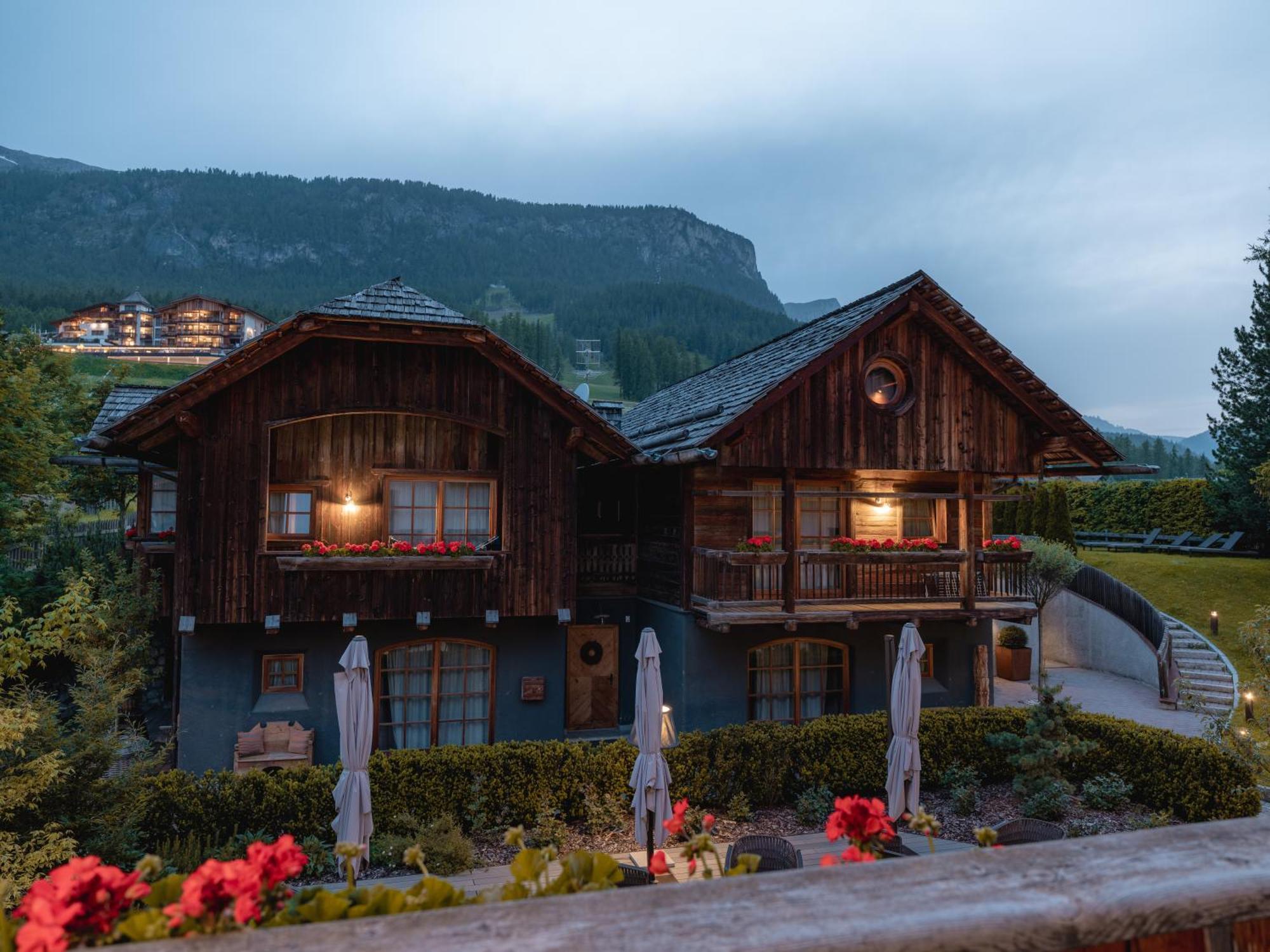 Sportony Mountain Lodges Ла Вилла Экстерьер фото
